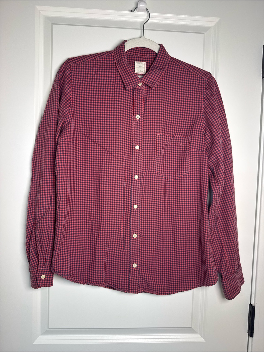 GAP Vintage Fitted Boyfriend Women's Red and Navy Check Button-Down Shirt